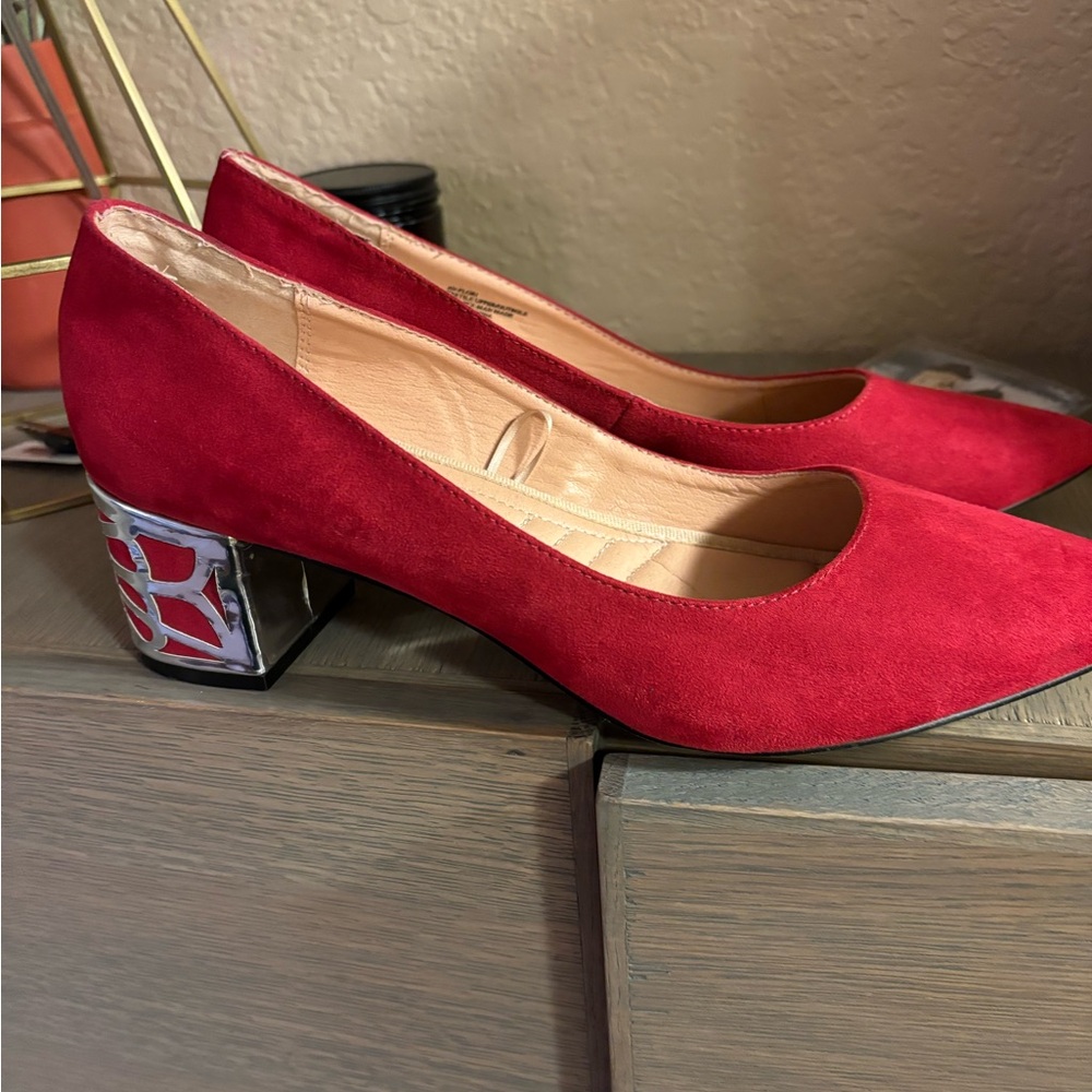 Kitten heels